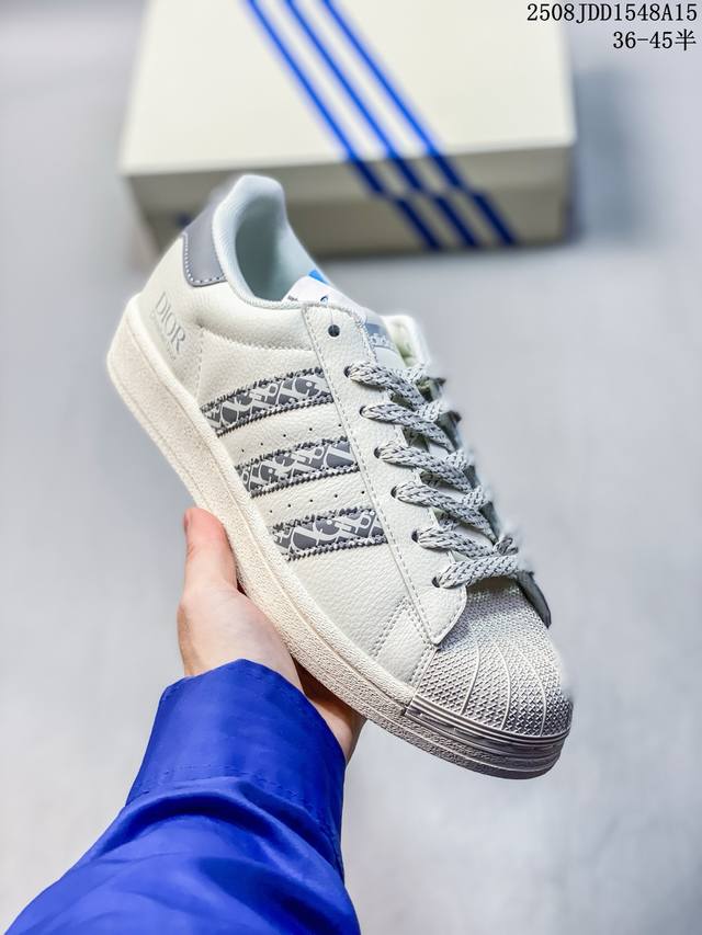 公司级Adidas Originals Superstar 阿迪达斯 三叶草 贝壳头’Diy’系列低帮经典百搭休闲运动板鞋 货号:Bz1988 尺码:36 36