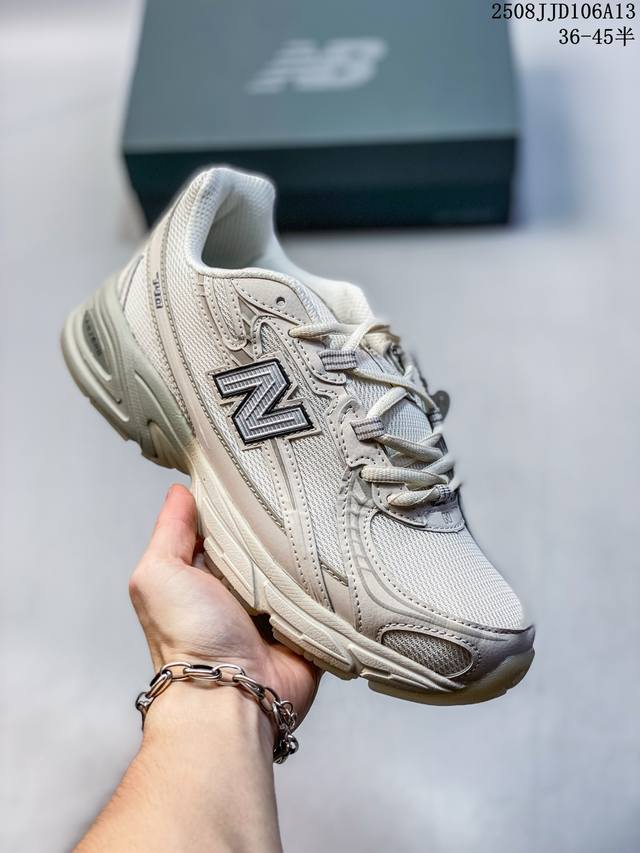 New Balance 740系列 复古休闲运动慢跑鞋 完美清洁度 此款鞋采用近几年比较流行的版型设计 外观时尚大气 鞋底采用耐磨的材质 穿上它，让您在平时生活