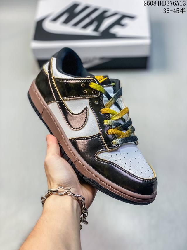 真标带半码！ 耐克Nike Sb Dunk Low 大友克洋 复古低帮休闲运动滑板板鞋。采用脚感柔软舒适Zoomair气垫，有效吸收滑板等极限运动在落地时带来的