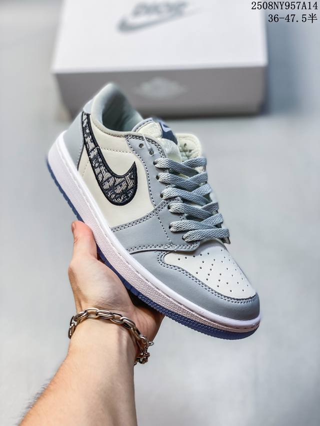 真标Nike Air Jordan 1 X Travis Scott Aj1倒勾 乔一倒钩 耐克 低帮文化篮球鞋 货号:Dm7866- 尺码:36 36.5 3