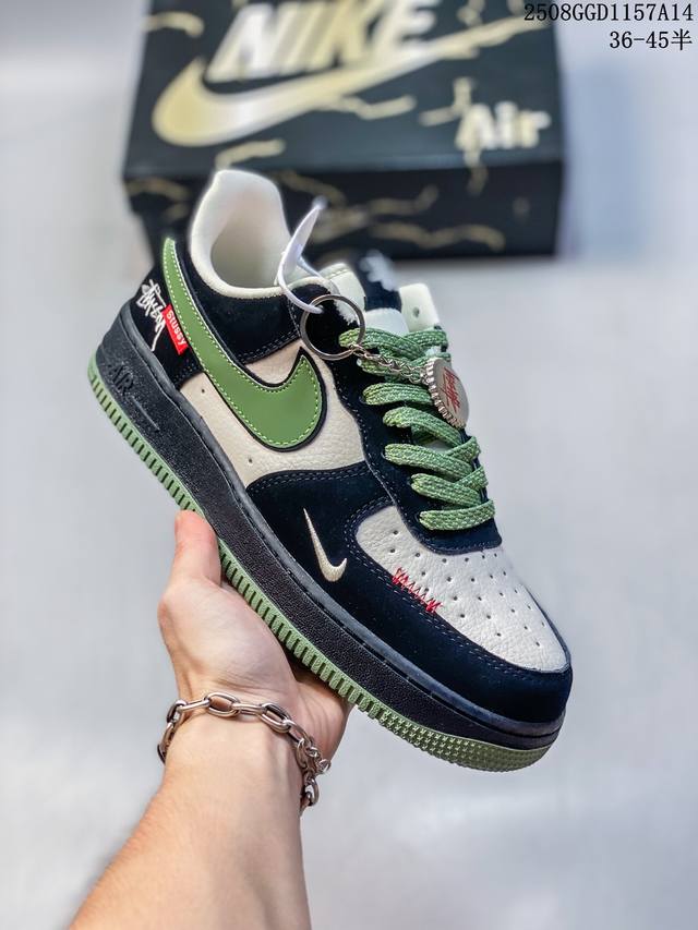海外爆款限量发售！公司级Nike Air Force 1 '07 Low “斯图西联名 米黑绿红标”空军一号 低帮 运动鞋 休闲鞋 折边针车 工艺难度大 原楦头
