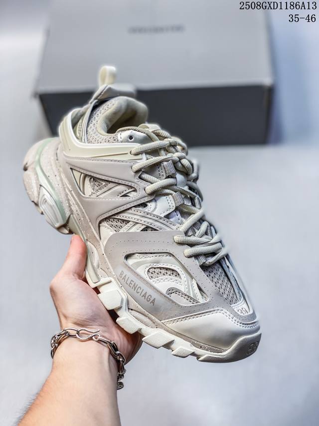 公司级Balenciaga巴黎世家 Track Trail 圆头系带 低帮复古老爹鞋 户外概念复古老爹鞋 老牌大厂Ok版本出品 专柜同步包装 原装大盒 细节精准