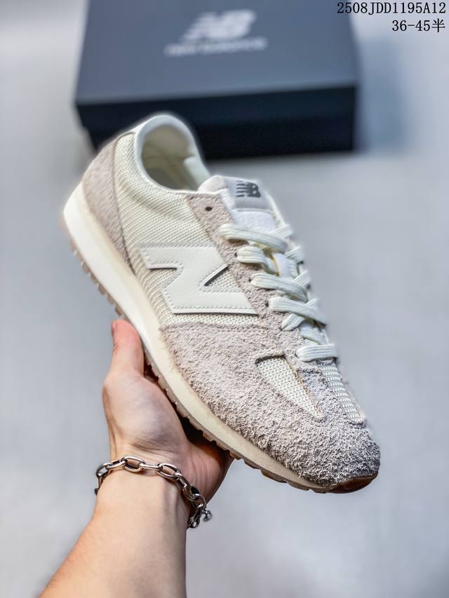 New Balance Nb471 充正品质 经典复古时髦 休闲跑步鞋 完美平衡了复古腔调与现代舒适 这双承载着时空对话的跑鞋 正在用毫米级的细节革新 书写复古