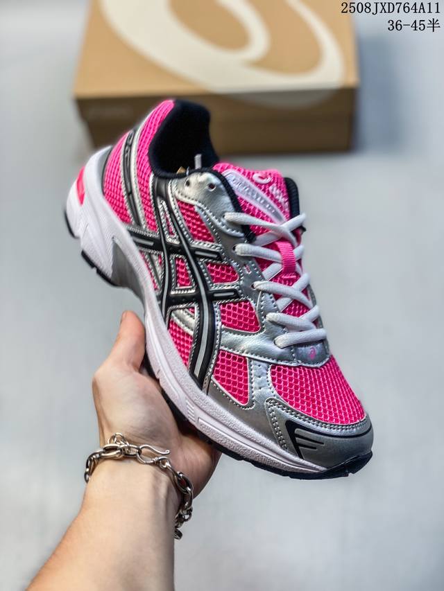 Asics 亚瑟士 Gel-1 男女时尚透气 健步减震 运动潮流耐磨休闲鞋 选用网眼与皮革相接，复古而富有层次感。网布搭配银色金属感线条，虎爪 Logo 加入配