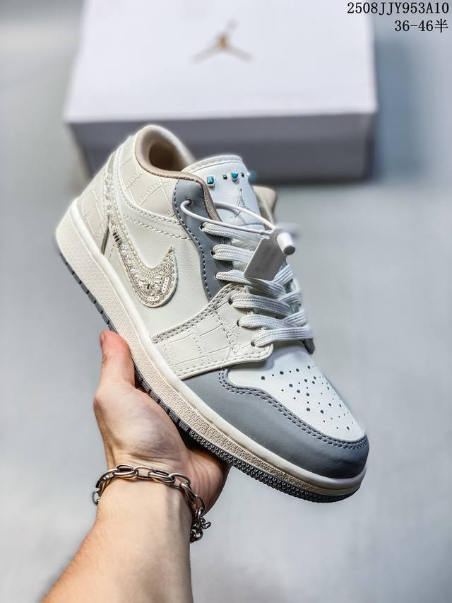公司级Nike Air Jordan 1 Low Aj1乔1低帮休闲板鞋 同步官方配色 头层皮打造 正确满胶鞋垫 四线拉帮 原厂织唛标 鞋舌高弹海绵填充 官方货