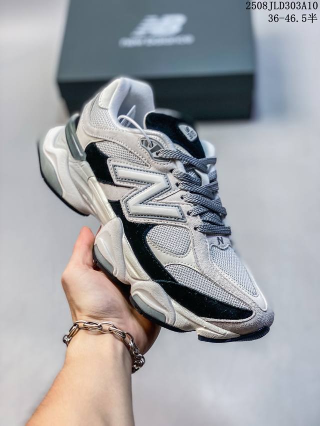 Nb9060 联名款 复古休闲运动慢跑鞋 鞋款灵感源自设计师本人对夏日的怀日回忆。鞋面大身由空间双格及磨砂鞋面拼接而生，夏日氛围拉满#采用大面积网眼以及麂皮材质