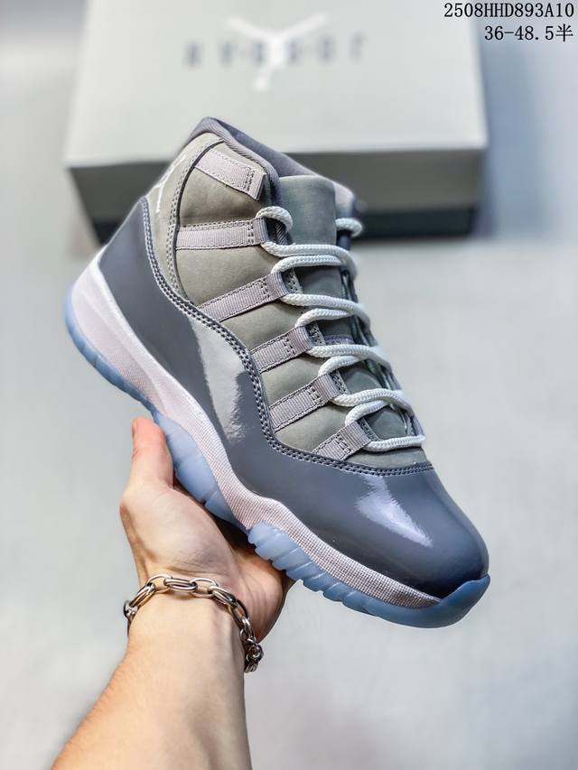 公司级Air Jordan 11 ”Cherry“ 高帮 Aj11 乔丹11代 Aj11 乔11 高邦 白红 乔丹篮球鞋系列 整双鞋以白红色为主调，红色的漆皮搭