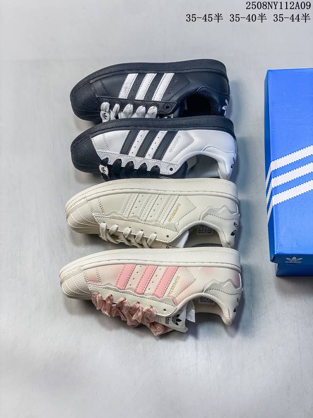 Ad Originals Superstar 经典复古贝壳头板鞋 Ji0126 诞生于1969年 是第一双将全皮面鞋 身与橡胶鞋头结合在一起的低帮篮球鞋 Sup