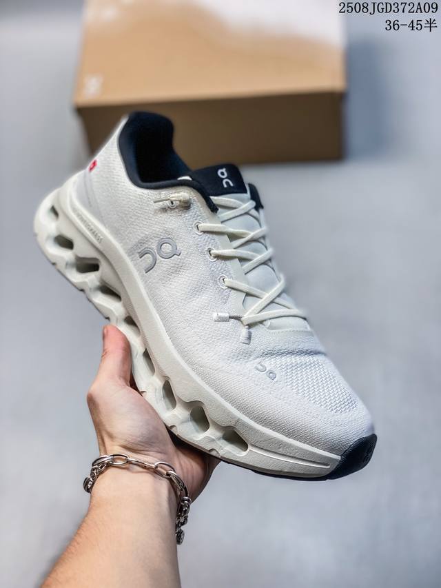 On昂跑 Cloudtilt 户外街头机能风跑步鞋 Cloud Hi Edge户外机能融合街头潮流 越界开启全新都市探索 Cloudtec专利科技鞋底搭载耐温耐