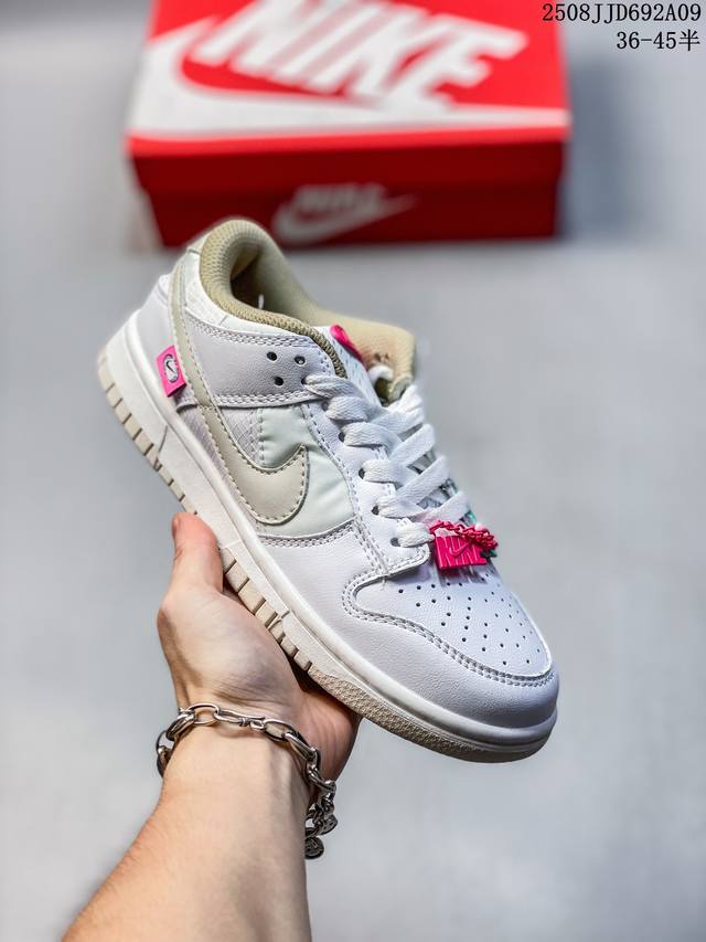 真标带半码！ 耐克Nike Sb Dunk Low 大友克洋 复古低帮休闲运动滑板板鞋。采用脚感柔软舒适Zoomair气垫，有效吸收滑板等极限运动在落地时带来的