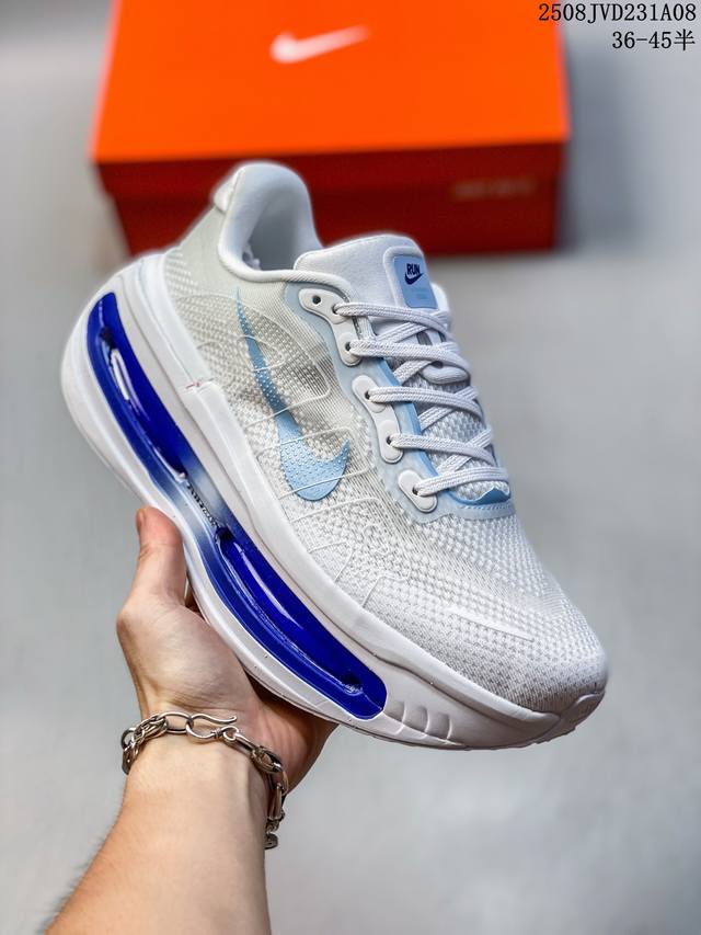 公司级Nike Vomero Premium 耐克 舒适减震防滑 低帮跑步鞋 全掌Reactx泡绵中底 前掌和后跟还配备了Air Zoom气垫单元 据说跑起来更