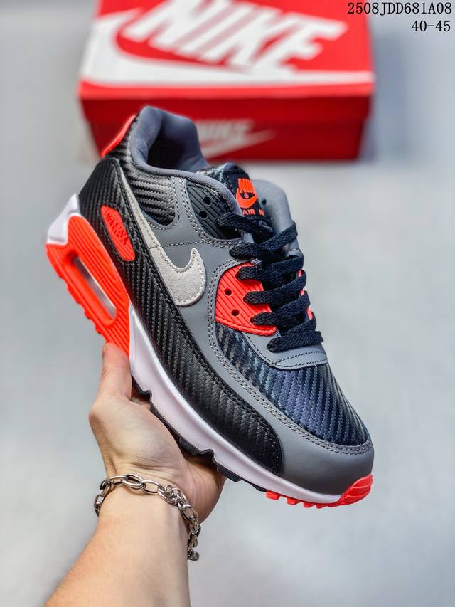 Nike耐克运动鞋 Air Max 90 健身运动跑鞋休闲鞋 复古风十足！Air Max 90 作为 Nike 旗下最经典的鞋型之一，凭借着百搭的造型，获得众多