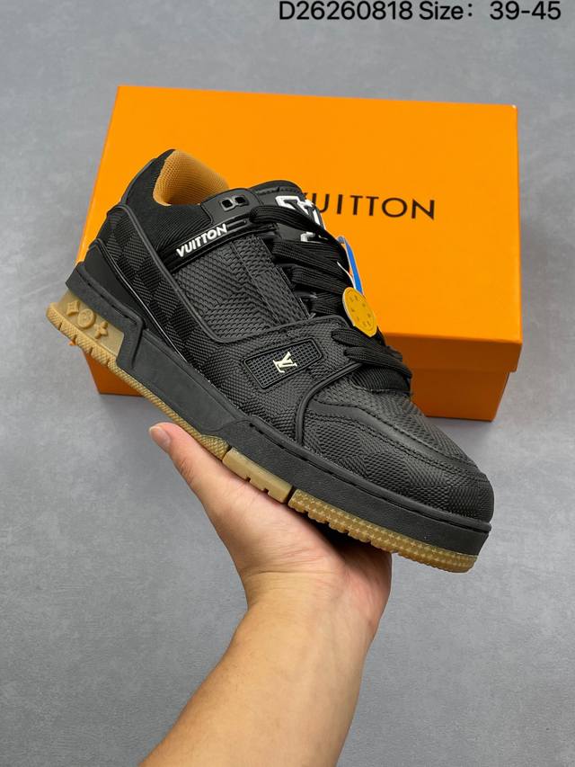 真标Louis Vuitton Trainer Sneaker Low 全新 Lv 路易威登 休闲运动文化百搭板鞋 尺码:39-45 D26260818
