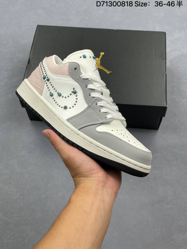 Nike Air Jordan 1 Low Aj1乔1低帮休闲板鞋 同步官方配色 头层皮打造 正确满胶鞋垫 四线拉帮 原厂织唛标 鞋舌高弹海绵填充 官方货号:I