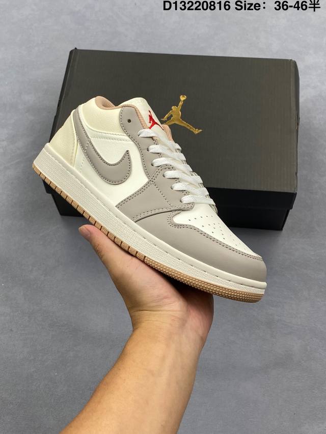 公司级Nike Air Jordan 1 Low Aj1乔1低帮休闲板鞋 同步官方配色 原档冲孔鞋头 四线拉帮 鞋舌高弹海绵填充 官方货号:553558 113