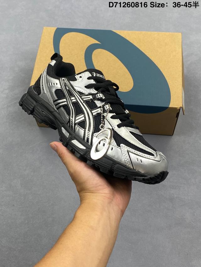 Asics 亚瑟士 男女鞋真标半码制，原楦原数据开发纸版楦型，采用翻毛皮与透气网眼鞋面材质，搭载Gel缓震胶与Speva科技中底，外置特殊防滑耐磨橡胶底片潮流造