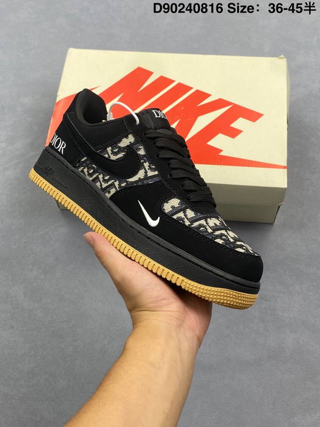 真标耐克Nike Air Force 7空军一号低帮百搭休闲运动板鞋。柔软、弹性十足的缓震性能和出色的中底设计，横跨复古与现代的外型结合，造就出风靡全球三十多年