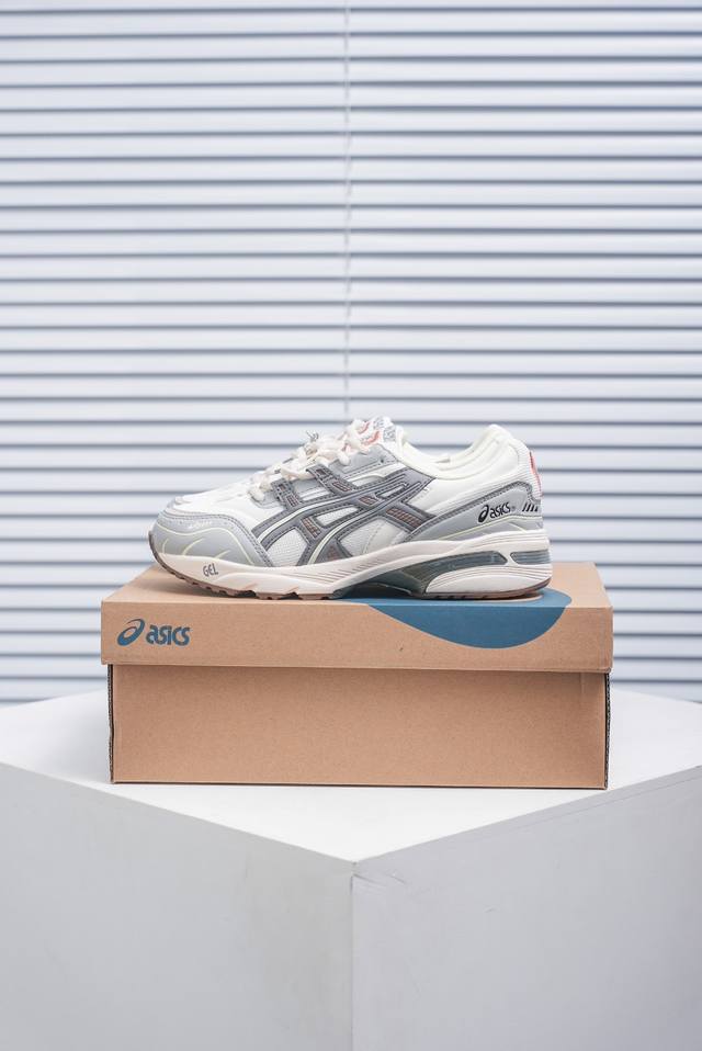核心私 Asics Gel-1090 系列亚瑟士低帮户外风休闲运动跑步鞋 早在 年 Asics 就推出了流行的 4 Gel-1090 的新版本 该产品因其复古外