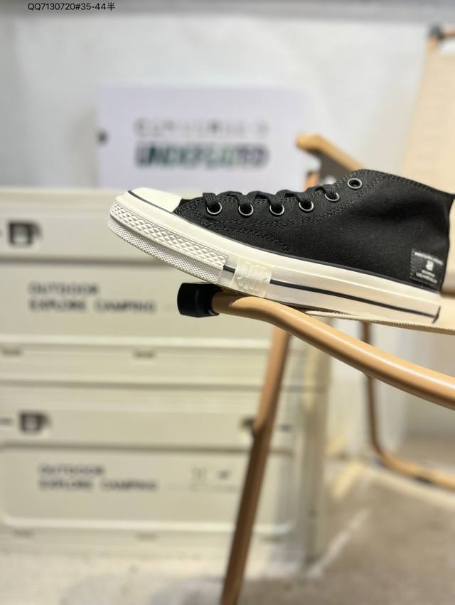 Converse 匡威官方新款 高帮款简约随性，日常搭配轻松出彩；高帮款酷感升级，包裹脚踝更具街头范。鞋面材质拼接精巧，线条利落，经典橡胶鞋底，复古韵味与舒适脚