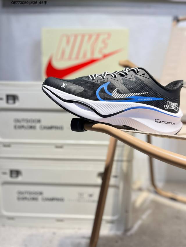 耐克Nike Vomero Plus 反转Swoosh｜跑鞋圈新王！厚底增高运动跑步鞋 时尚老爹鞋 这双Vomero Plus真的太绝了！反转Swoosh设计超