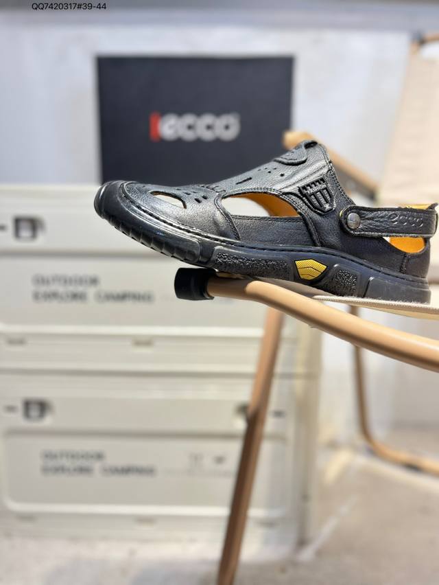 Ecco爱步凉鞋轻便透气舒适耐穿 亲肤吸汗舒适内里 防滑防磨 持久干爽 简约粗绳系带 穿脱更加方便 柔韧防滑大底 鞋底立体凹槽Chl50238 Qq742031
