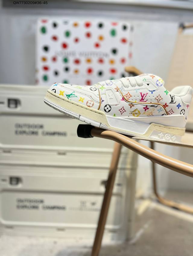 路易威登 Louis Vuitton Lv路易威登板鞋 新款 Lv Trainer最新配色运动鞋 L家 篮球鞋风格运动鞋 该鞋由艺术总监 Virgil Ablo