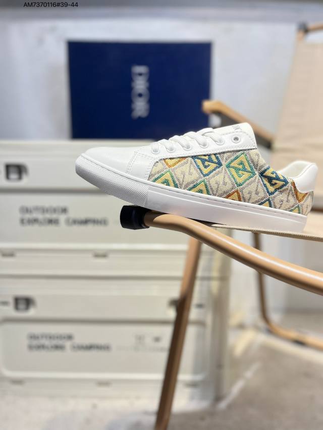 迪奥Dior 顶级进口材料 极为亲肤舒适 摸上去非常的细腻 舒适休闲鞋Cn8608 Am7370116#39-44