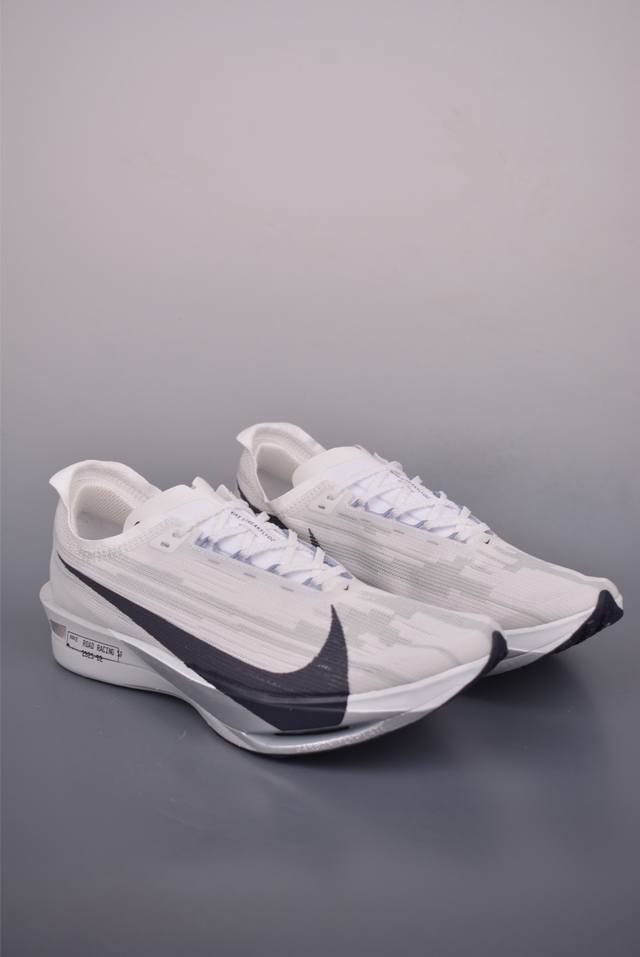 Nike Zoomx Streakfly 2 马拉松柔软缓震超轻透气跑鞋 一体式发泡Zoomx泡棉 中底歨线 鞋合格标 三标齐全 鞋身重量控制与原厂接近 整体重