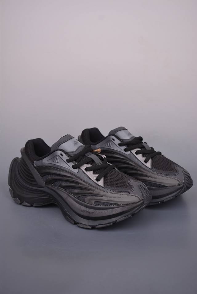 Adidas Vento Xlg Mtw 复古休闲老爹鞋 官方同步上架 鞋面是透气网面和皮革拼接 脚感轻盈 不闷汗 每次穿着跑步都感觉脚底在自由呼吸 鞋底是Ad