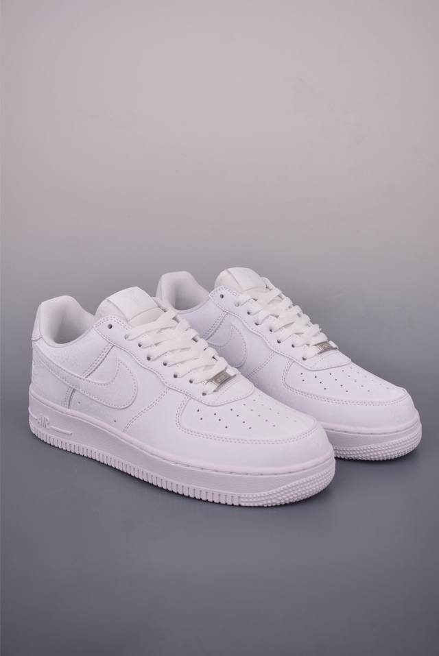 Nike Air Force 1 Low 科比联名 原楦头原纸板 打造纯正空军版型 专注外贸渠道 全掌内置蜂窝气垫 原盒配件 原厂中底钢印、拉帮完美 官方货号: