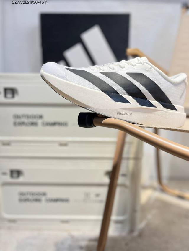 Adidas 阿迪达斯 零度系列 男女鞋真标半码制，采用呼吸网织物热熔面料材质，中底搭载Lightstrike高密度发泡+前掌单块Lightstrike Pro