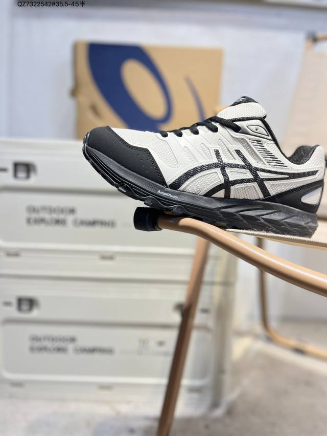 Asics Gel-Sonoma Cn亚瑟士经典跑鞋 如今机能风和户外风吹得正劲，便是主打“Urban Outdoor机能越野风格”，城市和户外场景都能轻松应对