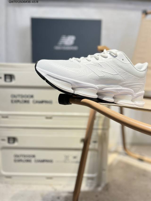 New Balance Nb2000 舒适百搭防滑耐磨低帮 休闲跑步鞋 New Balance 在近两年的球鞋市场屡出奇招，在经典鞋型保持进一步增长的同时，推出