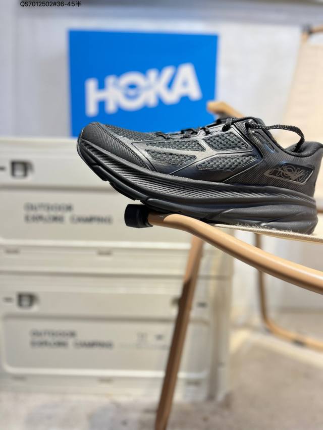 Hoka M Clifton One9 轻量低帮户外越野跑鞋 户外山脉越野轻量运动跑鞋 鞋面用轻的无缝架构 鞋带用了弹性不易松脱的扁宽弹性鞋带 轻薄的Tpu贴在