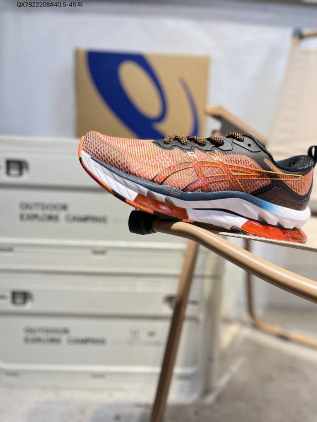 Asics Gel-Kinsei Blast Le亚瑟士经典跑鞋 如今机能风和户外风吹得正劲，便是主打“Urban Outdoor机能越野风格”，城市和户外场景