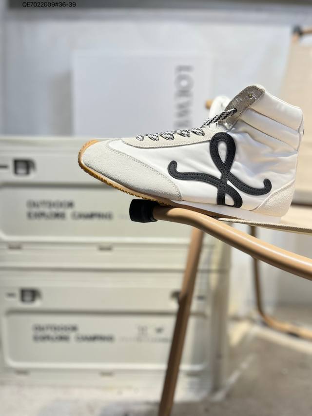 西班牙百年皮具奢华品牌 罗意威高帮Loewe Ballet Runner Sneakers 芭蕾舞 系列阿甘复古风德训薄底百搭休闲运动鞋Lbr2282X18 Q