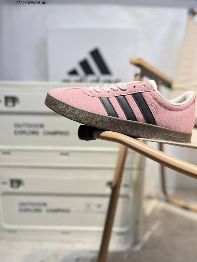 Adidas Neo Vl Court 2.0 百搭单品 绒面麂皮防滑耐磨轻便低帮板鞋 整双鞋以传统的低帮呈现的清新造型 鞋头优先头层反毛皮 包裹保证优秀质感的