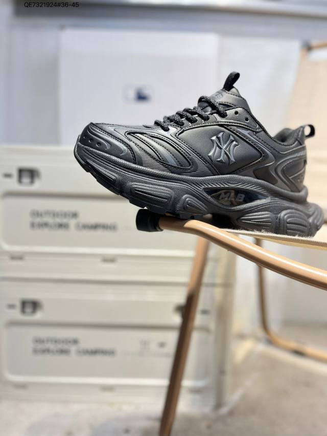 Ny美国榄球洋基队 X Mlb Chunky Runner Basic 厚底老爹厚底休闲运动慢跑鞋 采用优质轻量克重纤维移膜皮革及透气网面鞋面材质 全新独立开发