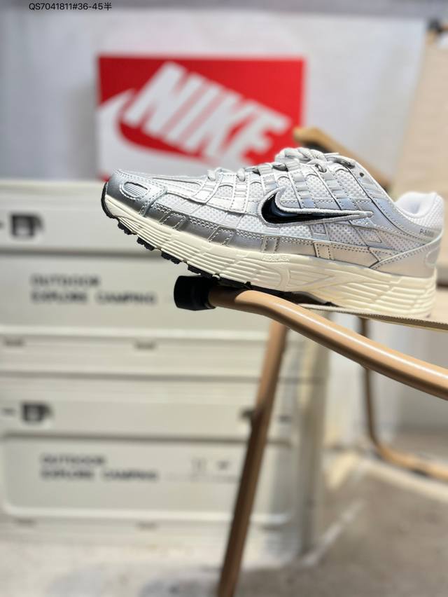 耐克 Nike P-6000 Laser Blue 复古科技个性运动老爹鞋。该鞋款鞋面采用纵横交错的覆面，重现 0 年代跑鞋风格，同时搭配缓震鞋垫，带来舒适的步