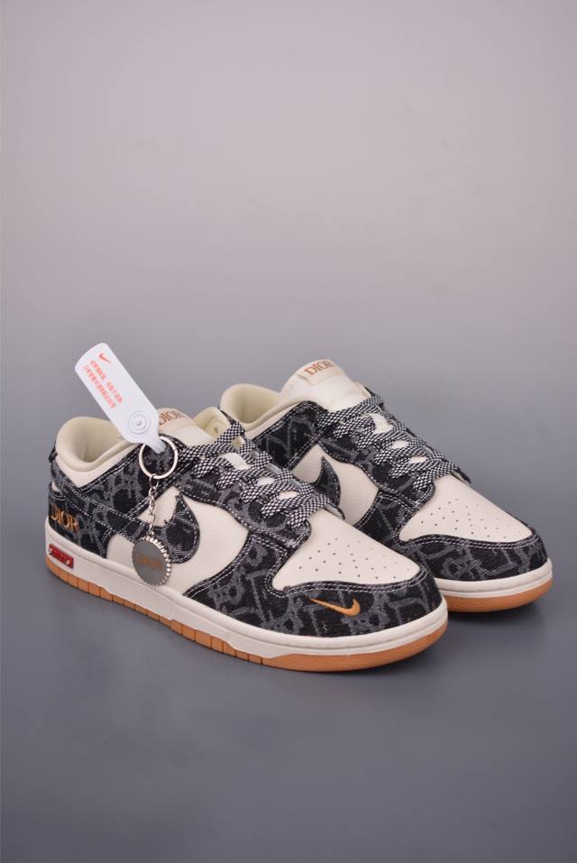 Nike Sb Dunk Low Dior联名 纯原大厂出品 极力推荐 原装头层材料 独家版型蒸餾加工 帶來的是更好的视觉和脚感体验 大厂纯原品质出货 清洁度