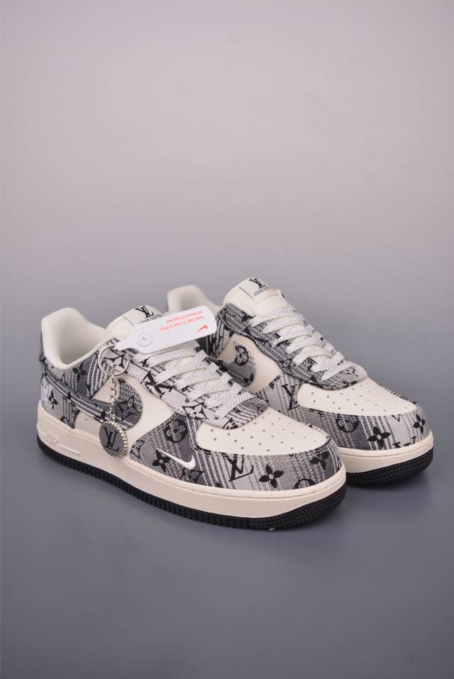 Nike Air Force 1 Low Lv联名 原楦头原纸板 打造纯正空军版型 专注外贸渠道 全掌内置蜂窝气垫 原盒配件 原厂中底钢印、拉帮完美 官方货号: