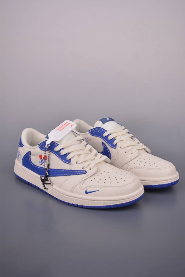 Fragment X Travis Scott X Lv Air Jordan 1 Low 三方联名倒钩 全新的三方联名低帮倒钩鞋面延续了黑脚趾设计，整双鞋以全