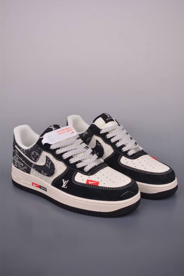 Nike Air Force 1 Low Lv联名 原楦头原纸板 打造纯正空军版型 专注外贸渠道 全掌内置蜂窝气垫 原盒配件 原厂中底钢印、拉帮完美 官方货号: