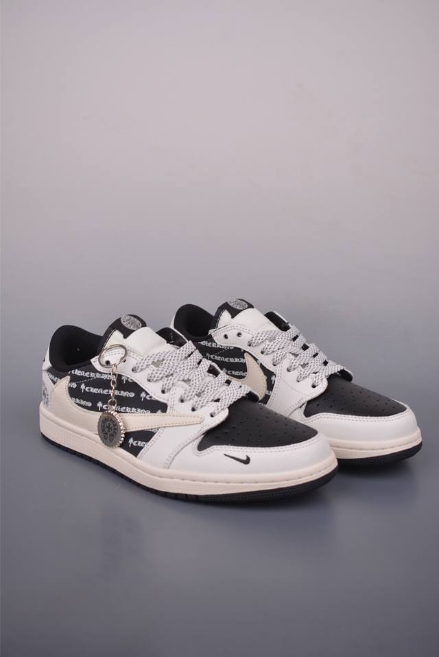 Fragment X Travis Scott X 克罗心 Air Jordan 1 Low 三方联名倒钩 全新的三方联名低帮倒钩鞋面延续了黑脚趾设计，整双鞋以