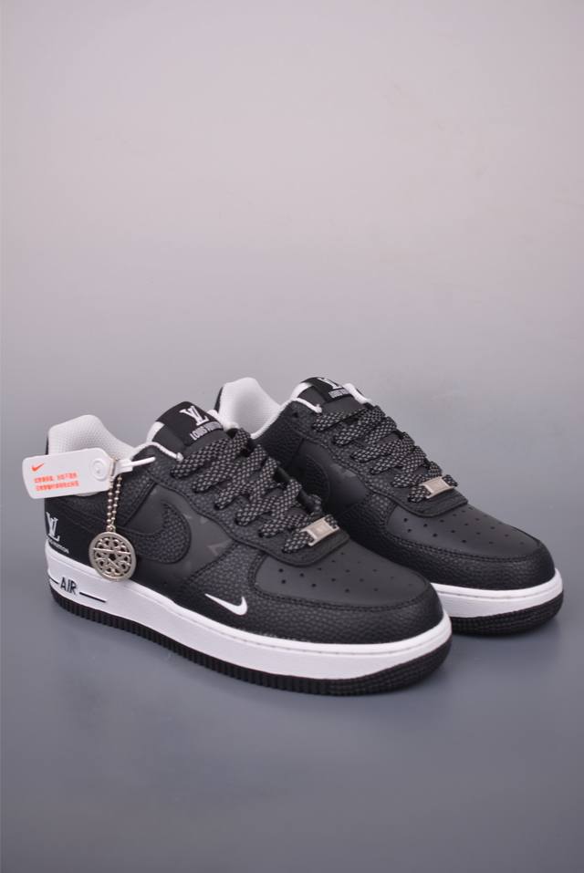 Nike Air Force 1 Low Lv联名 原楦头原纸板 打造纯正空军版型 专注外贸渠道 全掌内置蜂窝气垫 原盒配件 原厂中底钢印、拉帮完美 官方货号: