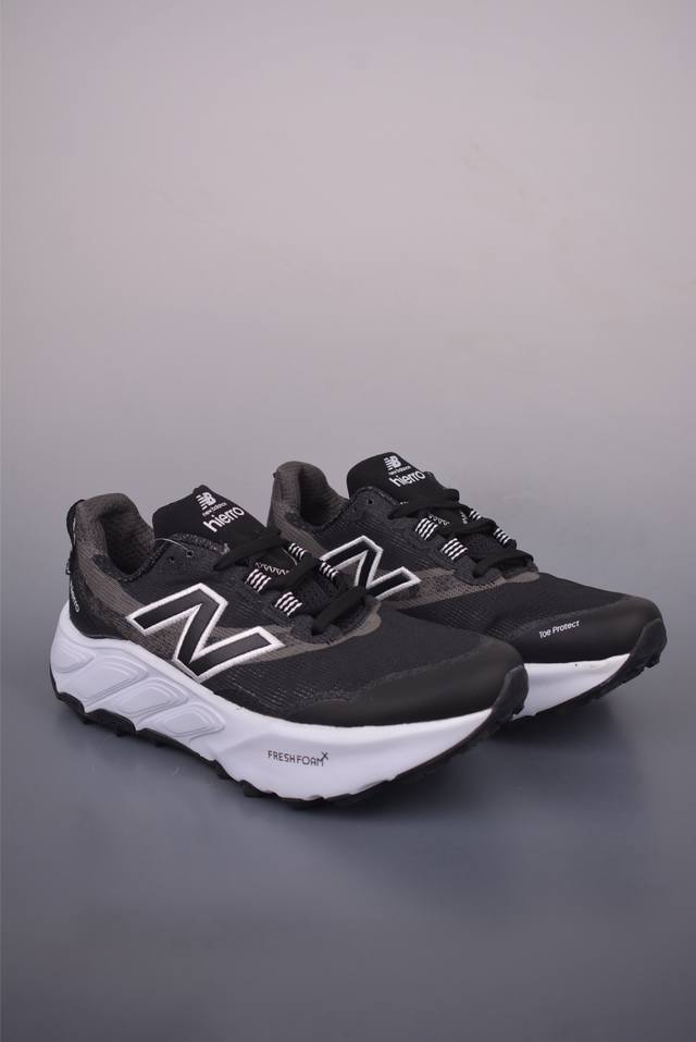 New Balance Fresh Foamx880 轻便缓冲低帮跑步鞋 实拍首发 作为880系列的全新产品 Fresh Foam X880V12采用重新设计的