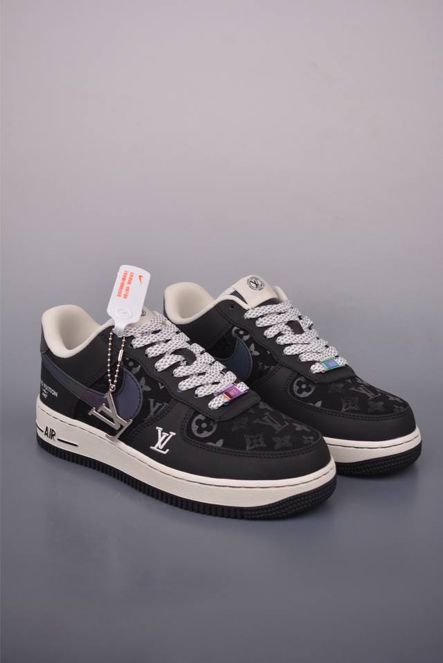 Nike Air Force 1 Low Lv联名 原楦头原纸板 打造纯正空军版型 专注外贸渠道 全掌内置蜂窝气垫 原盒配件 原厂中底钢印、拉帮完美 官方货号: