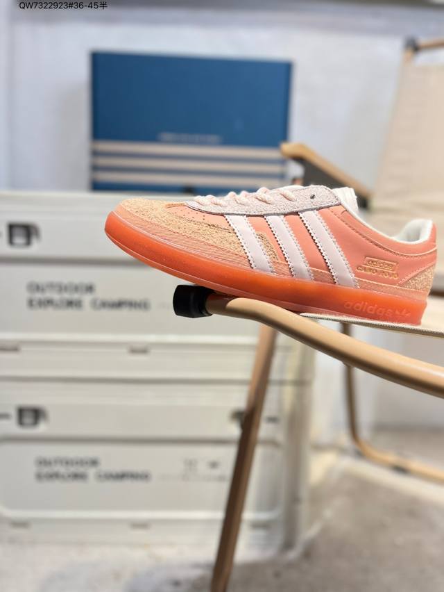 阿迪达斯 Bad Bunny X Adidas Originals Gazelleindoor 舒适百搭防滑耐磨 低帮德训 板鞋 货号Js5052 Qw7322