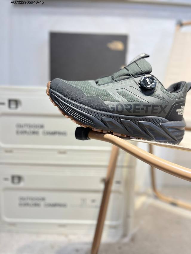 The North Face 北面 户外运动休闲登山鞋越野徒步鞋 大厂品质 面料采用进口面料 鞋底采用Vibram黄金大底 专门为鞋底设计的橡胶以出色的耐磨性