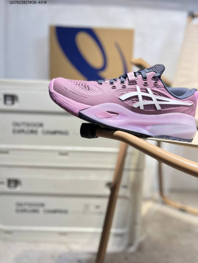 Asics Gel-Resolution X 亚瑟士经典跑鞋 如今机能风和户外风吹得正劲，便是主打“Urban Outdoor机能越野风格”，城市和户外场景都能